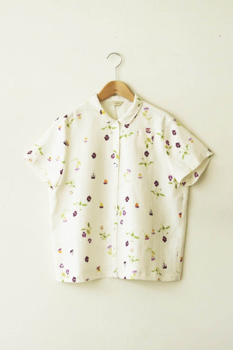 No.135 丸衿ブラウス半袖(裾絞り無し)<br />ヴィオラ　白